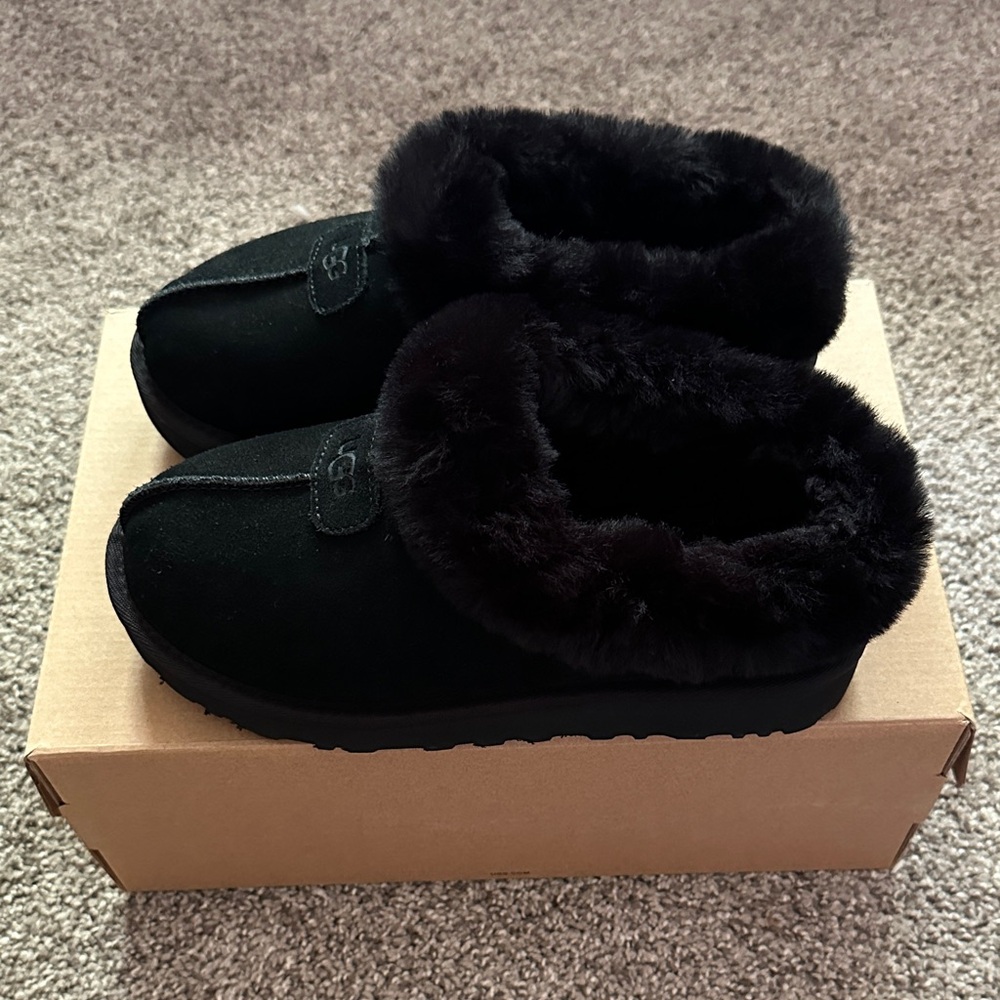 UGG Tazzette Black Slippers - Size 6
